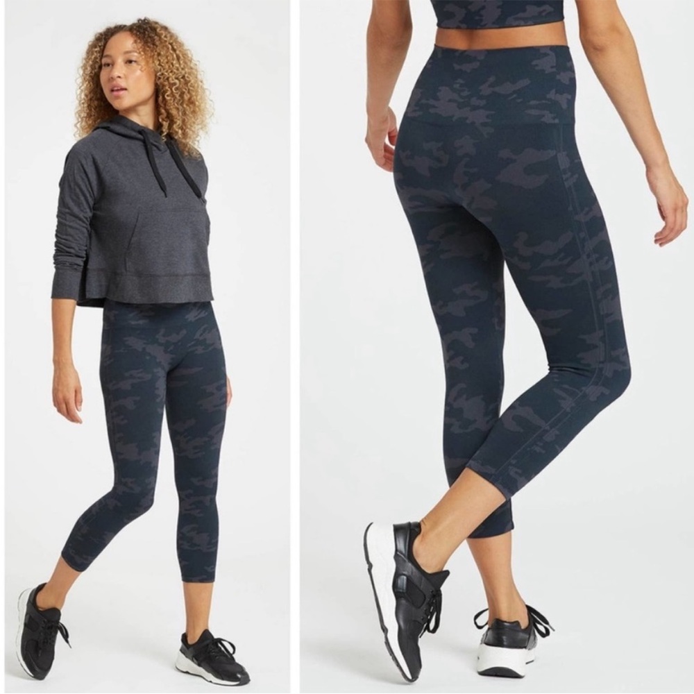 SPANX High Waist Size S Black Camo Seamless Cropped Lamn Leggings NWT